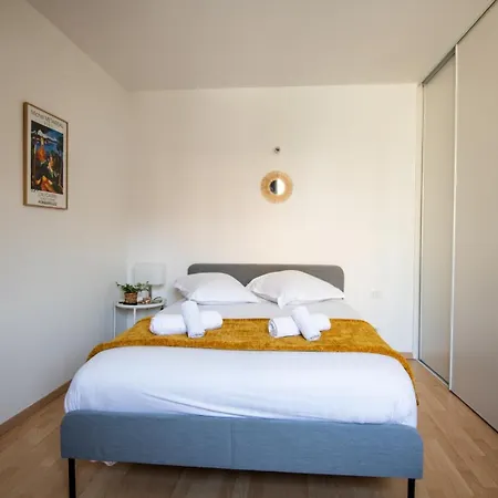 Large Quiet House, In The Center Hébergement de vacances