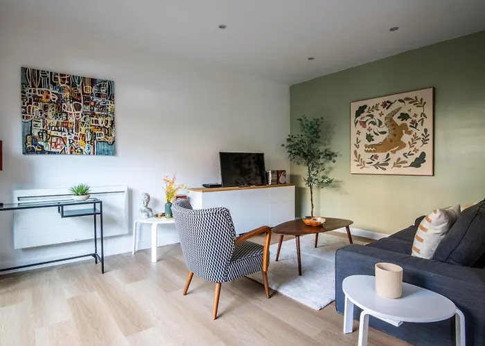 Large Quiet House, In The Center Feriehus *