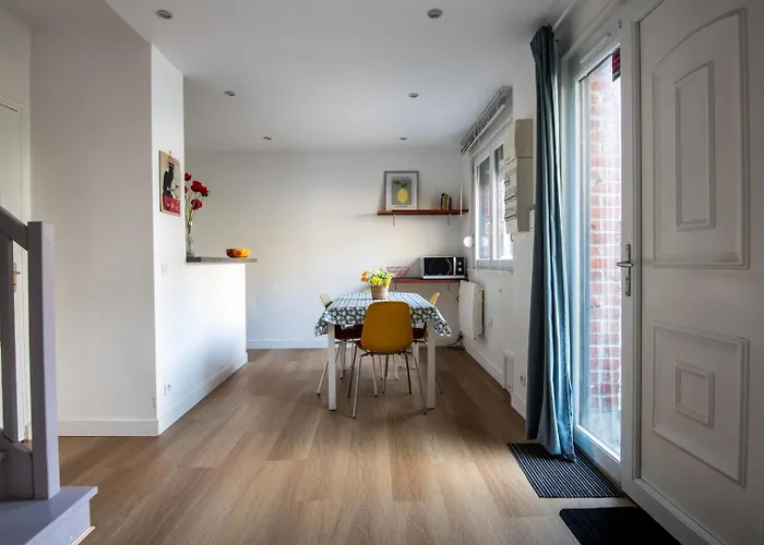 Large Quiet House, In The Center Feriehus Lille