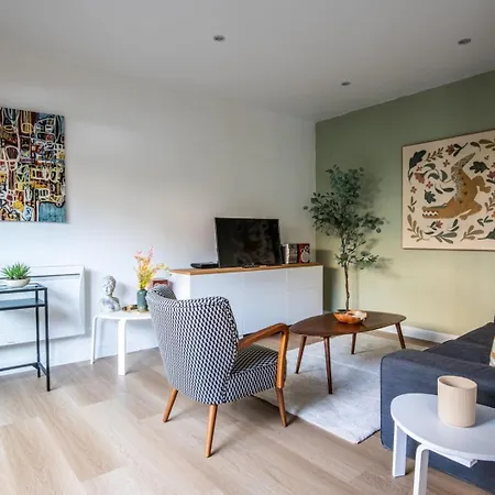 Large Quiet House, In The Center بيت للعطل *
