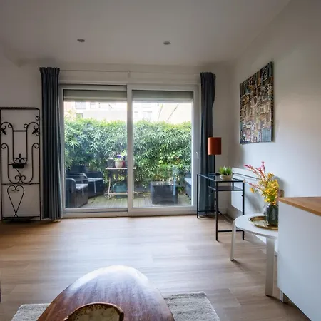 Large Quiet House, In The Center بيت للعطل ليل