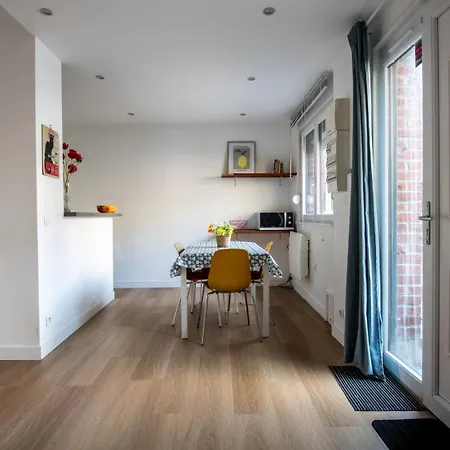 Large Quiet House, In The Center بيت للعطل ليل